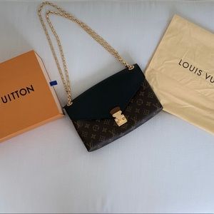 Louis Vuitton Convertible Crossbody/Shoulderbag